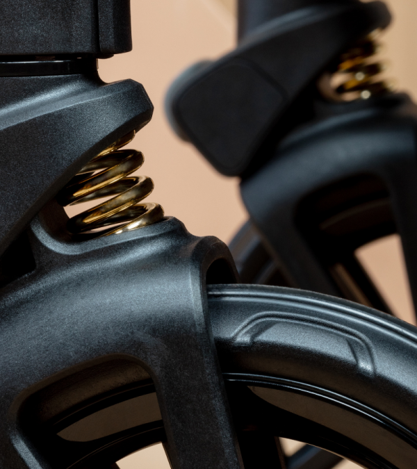 REEF EARTH STROLLER SPRING SUSPENSION CLOSE UP ON SPRINGS