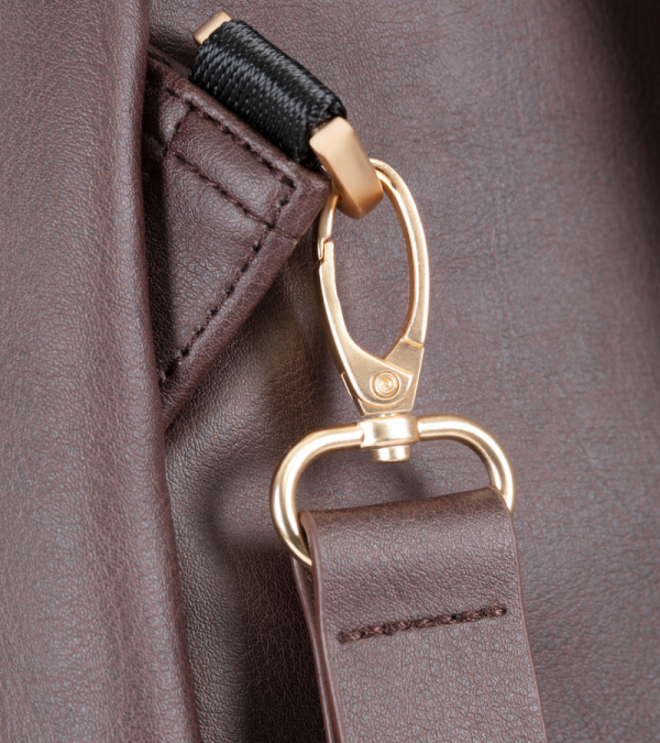 DUNE/ REEF DIAPER BAG COCOA CLOSE UP OF DETAILING