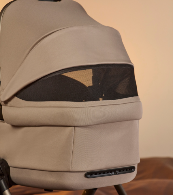 Reef 2 Bassinet Frappe Mesh Window